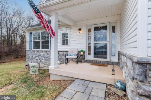 13 Adams Rd, Carlisle, PA 17015-7933