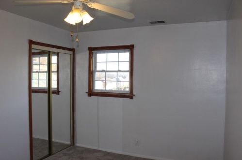 1 Nancy Dr, Jeannette PA  15644-1040 exterior