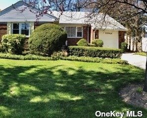 1046 Little Neck Ave, North Bellmore NY  11710-1734 exterior
