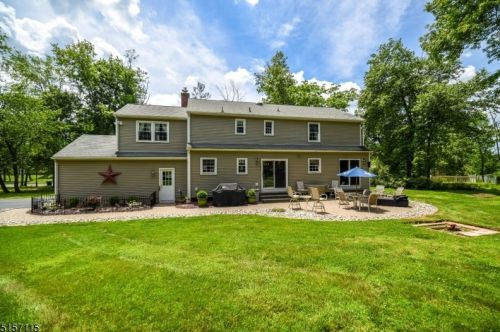 6 Cheryle Way, Annandale NJ  08801-3416 exterior