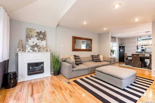 89-14 90th St, Jamaica, NY 11421-1329