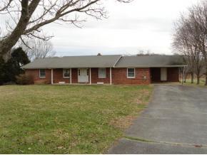 525 Hawley Rd, Blountville, TN 37617-5946