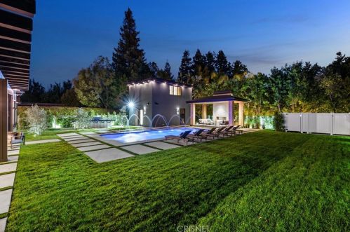 4508 Haskell Ave, Van Nuys CA  91436-3148 exterior