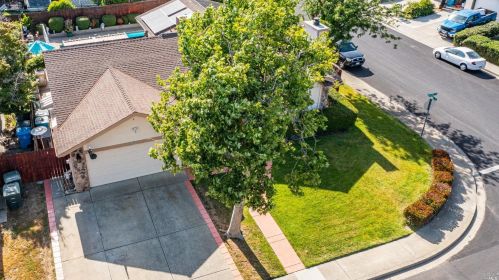 754 Tulare, Vacaville CA  95687-6250 exterior