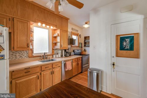 8218 Cadwalader Ave, Melrose Park PA  19027-2406 exterior