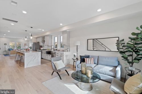 1016 Hamlin St, Washington, DC 20017-3422