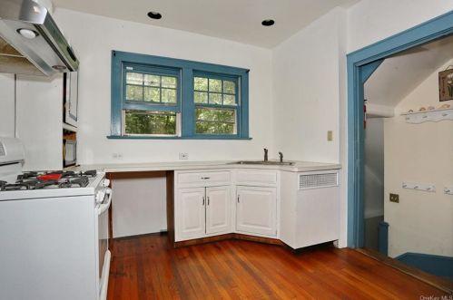 226 Old Mill Rd, West Nyack NY  10994-1414 exterior