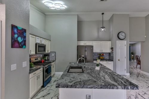 8489 Mcgray Way, Elk Grove CA  95624-4121 exterior