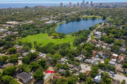 2210 7th St, Saint Petersburg, FL 33704-3330