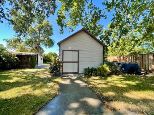 212 Cross St, Woodland CA 95695-4607 exterior