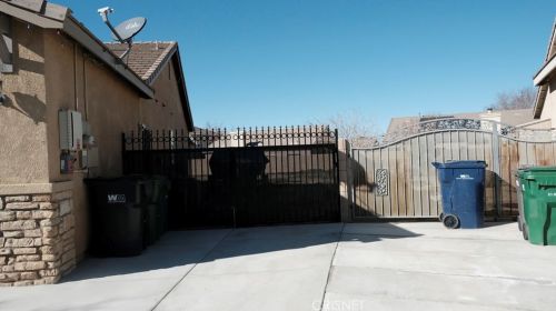 2037 Harlow Ct, Lancaster, CA 93536-6711