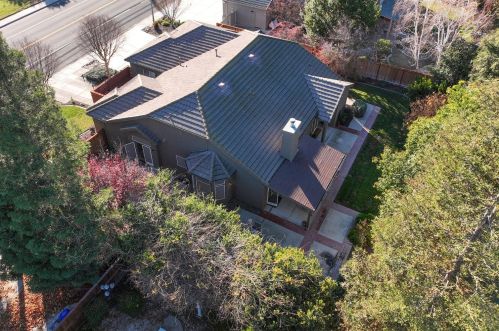 1955 Tuolumne Rd, Turlock CA  95382-8912 exterior