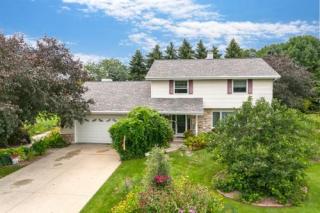 1453 Windmar Dr, Neenah, WI 54956-1377