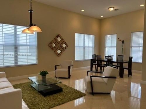 8507 39th Ct, Hollywood FL  33024-5045 exterior