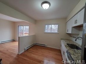 8 Sandburg Ct, Middletown NY  10941-1813 exterior