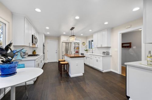 1920 Claremont Dr, San Bruno CA  94066-2716 exterior