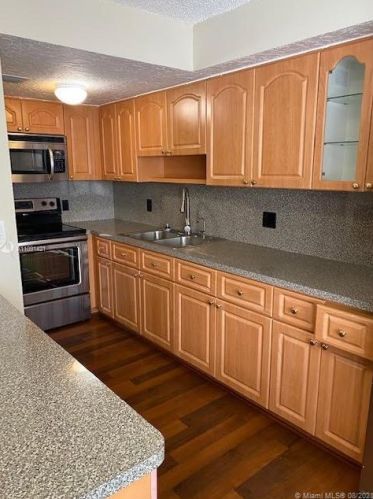 5306 26th Ave, Hialeah, FL 33016-4011