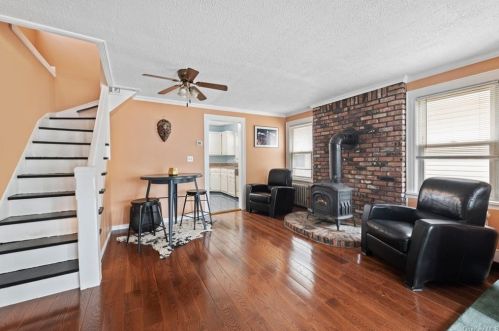 221-13 91st Rd, Jamaica NY  11421-2723 exterior