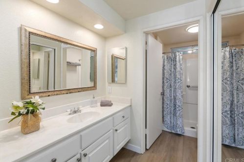 7442 Altiva Pl, Carlsbad CA 92009-6412 exterior