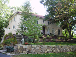 53 Bonad Rd, Newton, MA 02465-2948