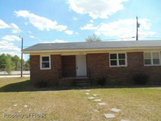 979 Domain Dr, Fayetteville NC  28311-1095 exterior
