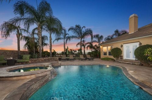 888 Highridge St, Riverside CA  92506-7564 exterior