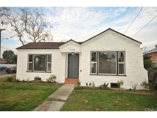 11725 Peach St, Lynwood, CA 90262-4250