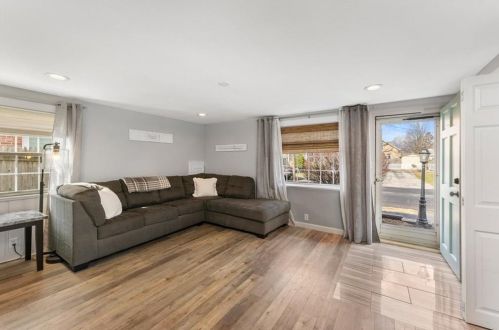 34 Homewood Ave, North Providence RI  02911-2907 exterior