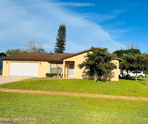 1655 Yorktown Ave, Titusville, FL 32796-4203