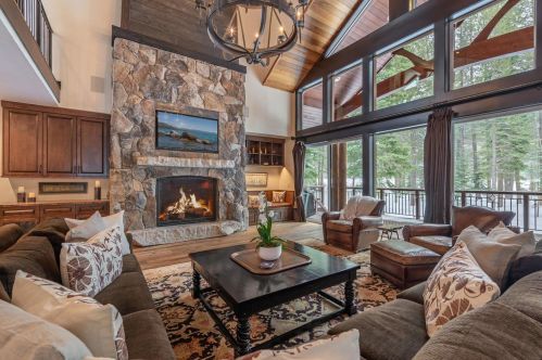 14920 Swiss Ln, Truckee, CA 96161-7125
