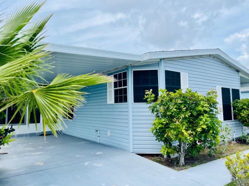 8495 Filifera Ct, Fort Pierce, FL 34952-3351