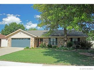 4512 Stonehenge Dr, Bartlesville, OK 74006-6811