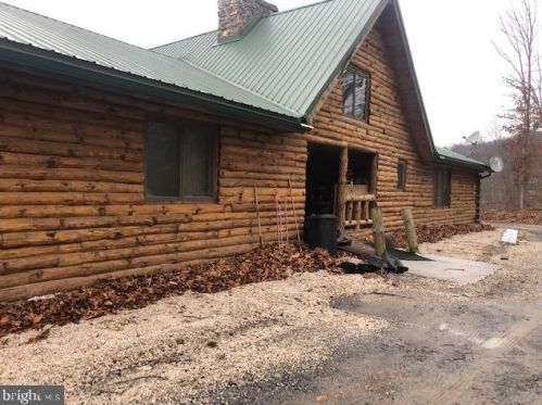 2262 Laurel Rd, Beartown, PA 17555-9322