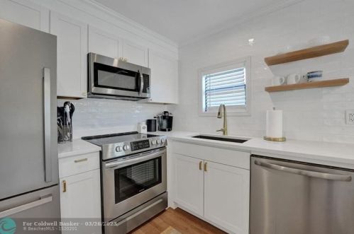 228 8th Ave, Delray Beach FL  33483-5523 exterior