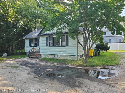 805 County Line Rd, Lakewood, NJ 08701-1220