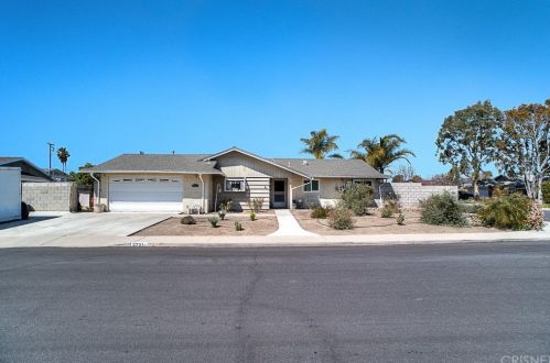 2721 Daunet Ave, Simi Valley, CA 93065-4706
