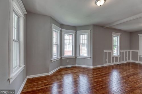 437 Maple Ave, Camden NJ  08106-2054 exterior