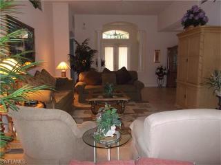 4805 Cerromar Dr, Naples FL  34112-7917 exterior