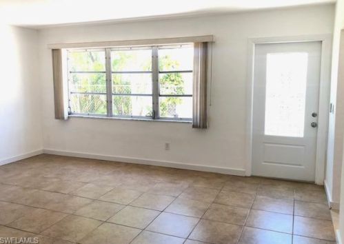 160 Trinidad St, Naples FL  34113-8647 exterior