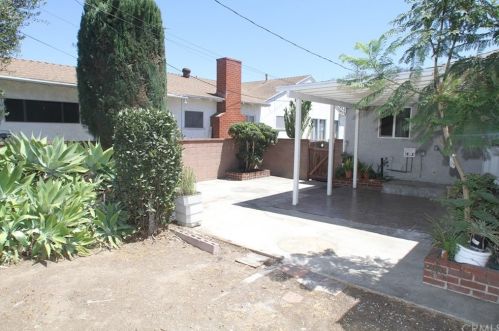 2735 Warwood Rd, Lakewood CA  90713-3137 exterior