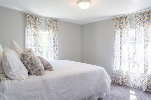 10 Beech St, Danbury CT  06810-5719 exterior