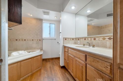 6229 Klump Ave, North Hollywood CA  91606-4213 exterior