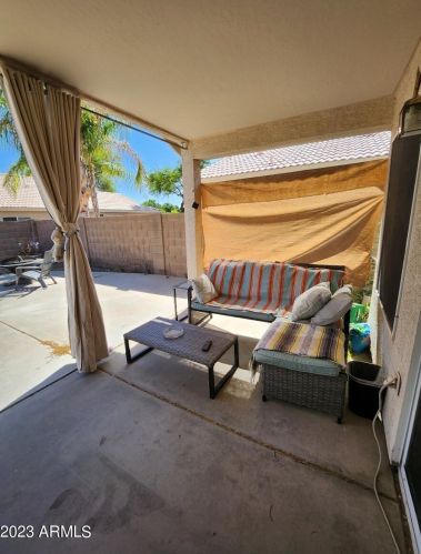 9753 Kiva Ave, Mesa, AZ 85209-2432