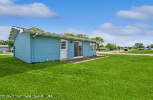 129 Whittier Rd, Bricktown NJ  08724-2404 exterior