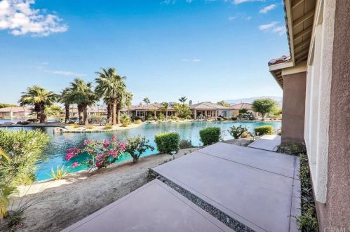 9 Loch Ness Lake Ct, Rancho Mirage CA  92270-5811 exterior