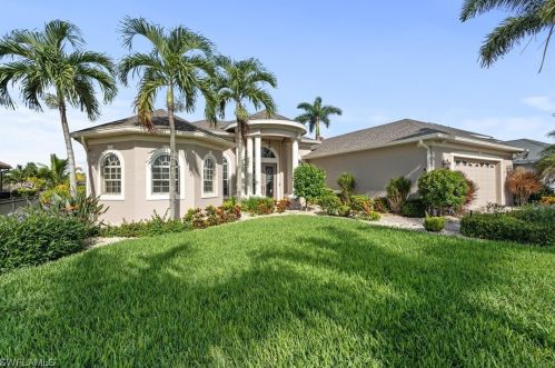 2554 27th Pl, Cape Coral, FL 33914-3835