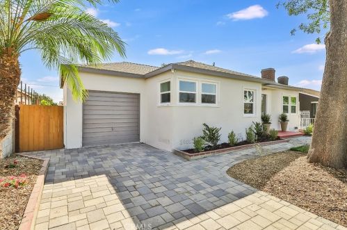 7452 Irvine Ave, North Hollywood, CA 91605-3332
