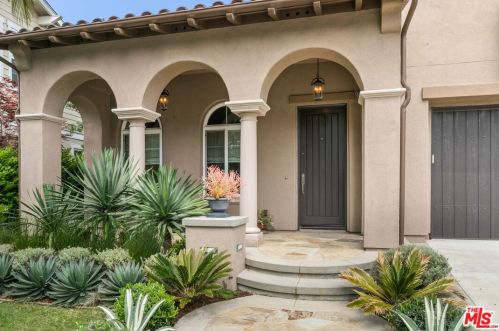 939 Heron Cir, Seal Beach, CA 90740-5615