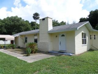 3175 Grand Ave, Deland, FL 32720-4502
