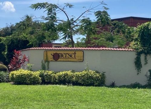 3800 Victoria Dr, West Palm Beach, FL 33406-4995